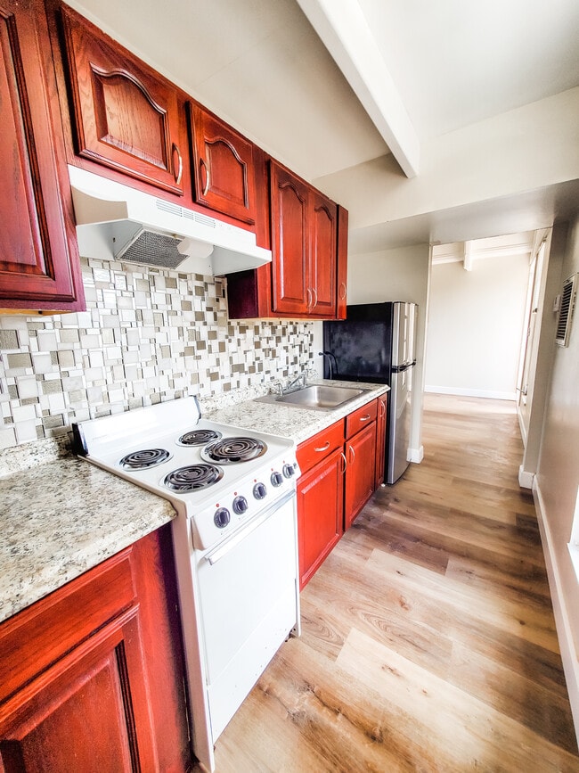 Building Photo - 4741 Club Cir