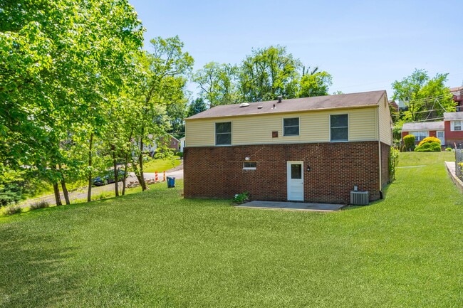 Building Photo - AVAILABLE JULY 1ST! Don't miss this STUNNING & UPDATED 3 bedroom in Baldwin!