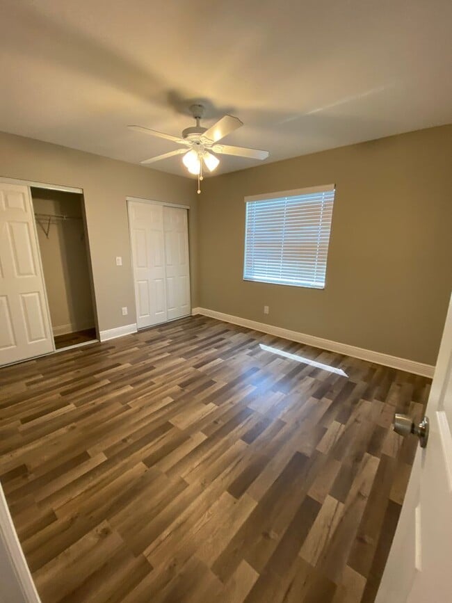 Building Photo - 107 Karde Ln