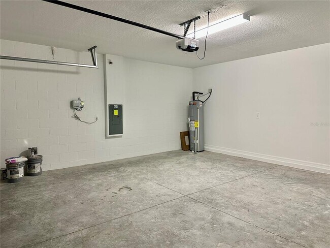 Building Photo - 17761 Pleasantview Blvd