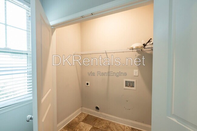 Building Photo - 6220 Trickle Bnd