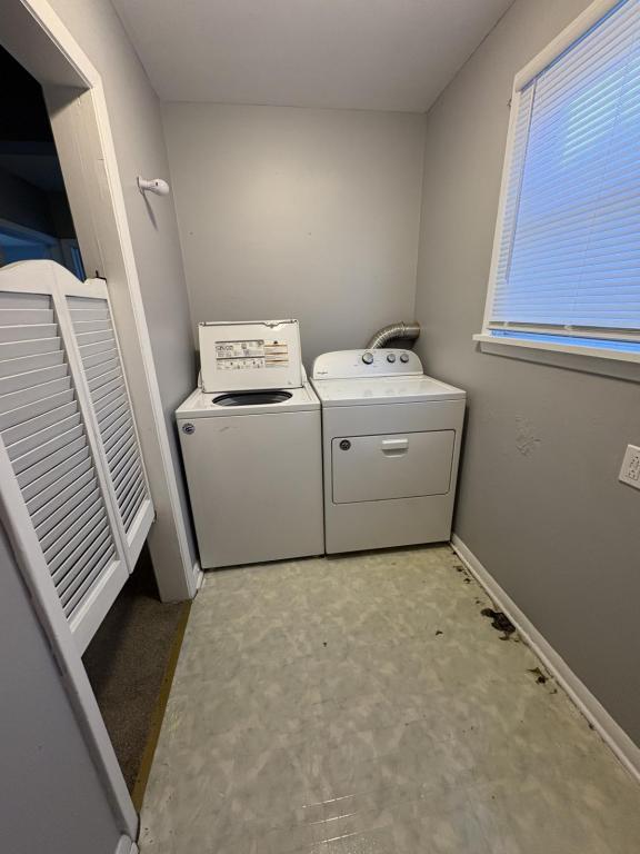 Building Photo - 66 W Main St