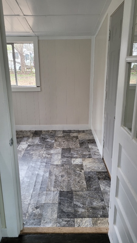 Building Photo - 208 W Chester St