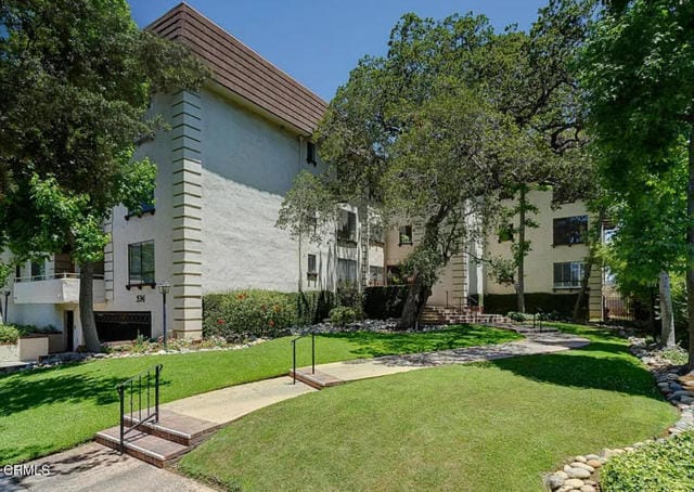 Primary Photo - 534 N Oak Knoll Ave