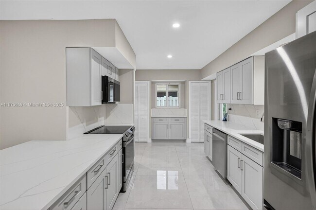 Building Photo - 2201 NE 52nd St