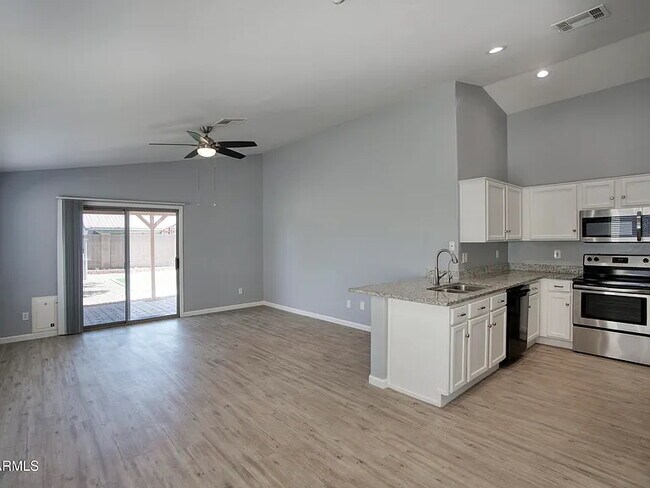 Building Photo - 15020 W Watson Ln