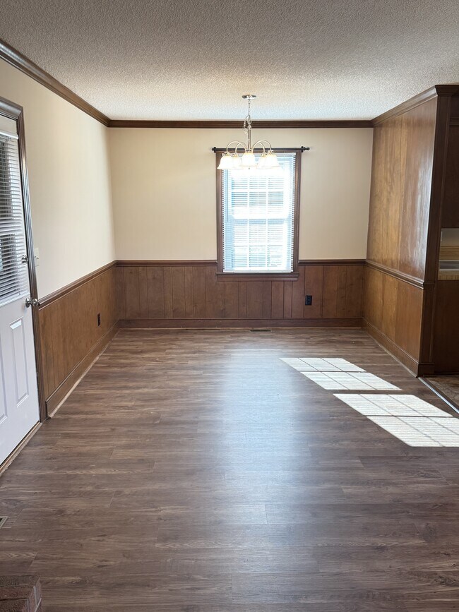 Building Photo - 3564 Mills Rd