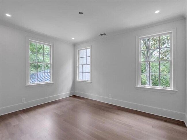 Building Photo - 3625 Tuxedo Rd NW