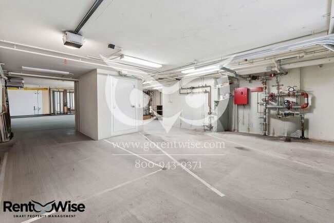 Building Photo - 727 Moraga St