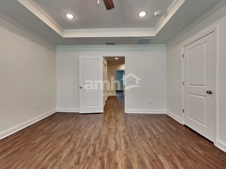 Building Photo - 531 Onate Cir