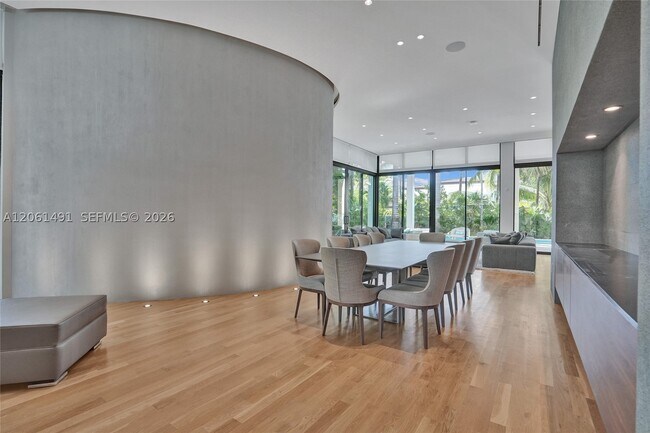 Building Photo - 240 Ocean