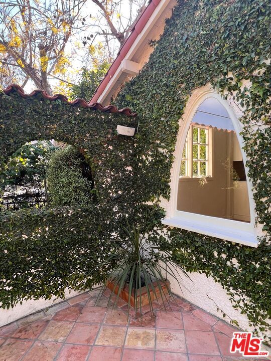 Building Photo - 401 Kings Rd