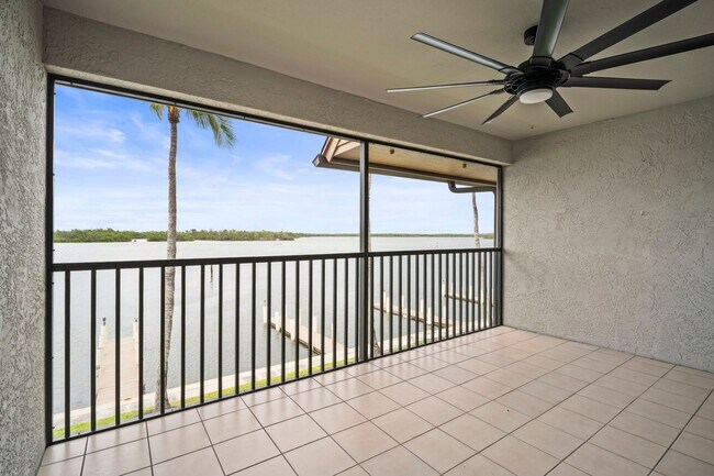 Building Photo - Stunning 2-bedroom, 2-bathroom condo with ...