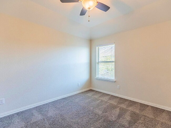Building Photo - Spacious 4 Bedroom Home with 2 Car Garage in Boerne ISD