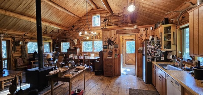 Building Photo - 6550 Lodgepole Trail