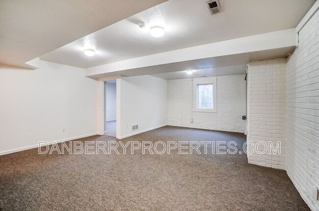 Building Photo - 4211 S Terrace View St