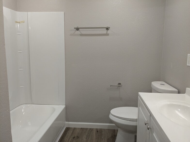 Building Photo - 14250 E 22nd Pl