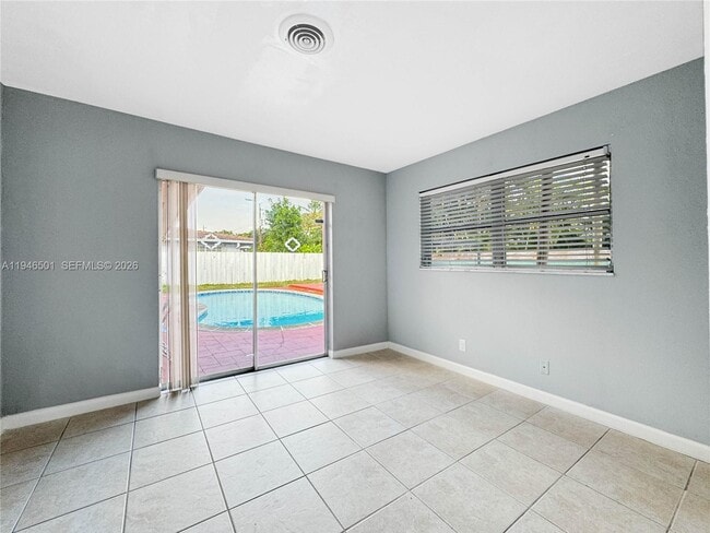 Building Photo - 6210 NE 21st Rd