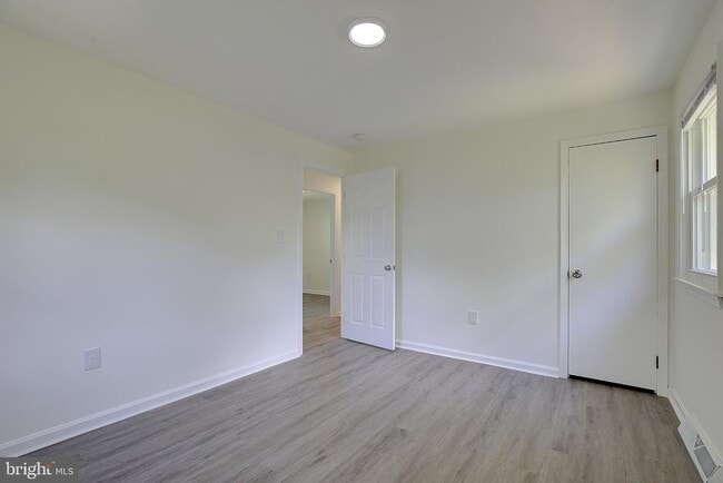 Building Photo - 6417 Kaine Dr
