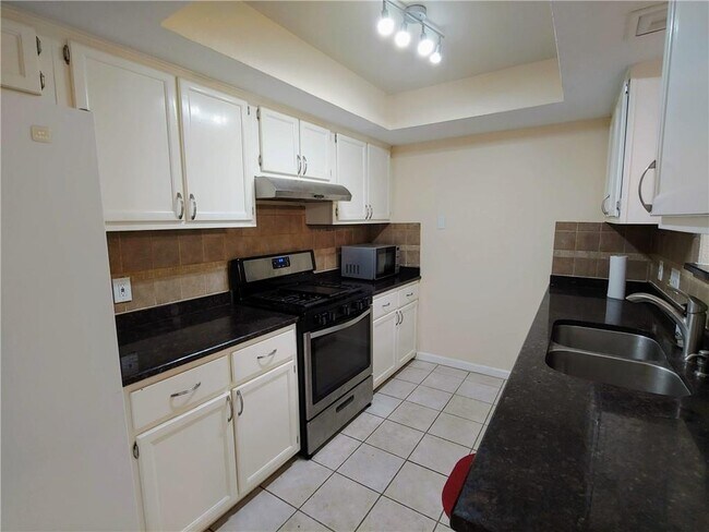 Building Photo - 8340 Fathom Cir