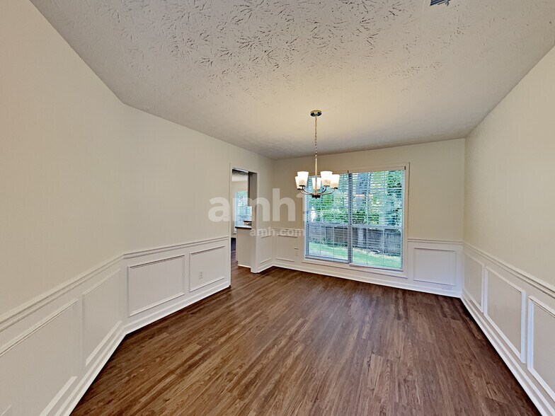 Building Photo - 555 Fosters Mill Ln NW