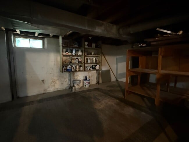 Building Photo - 3 bedroom 1 bath near downtown