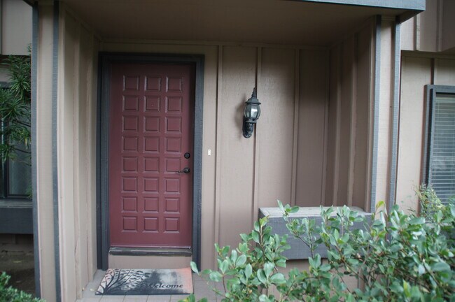 Building Photo - 9741 Reseda Blvd