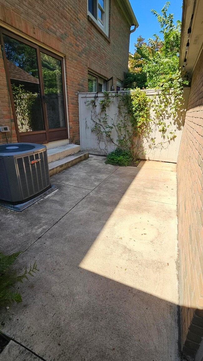 Building Photo - 5305 Berrywood Dr