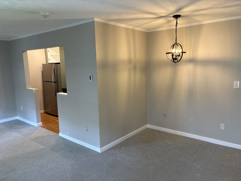 Living/Dining Room - 175 Pine St
