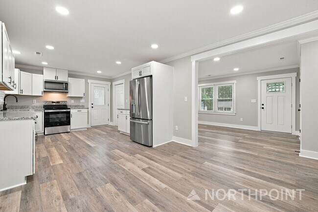 Building Photo - 7124 Sherbourne Dr