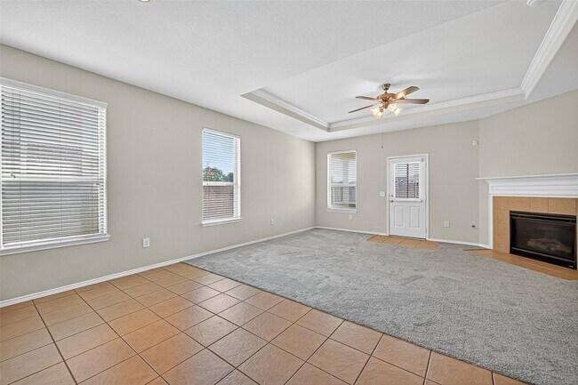 Building Photo - 1403 S Maple Dr