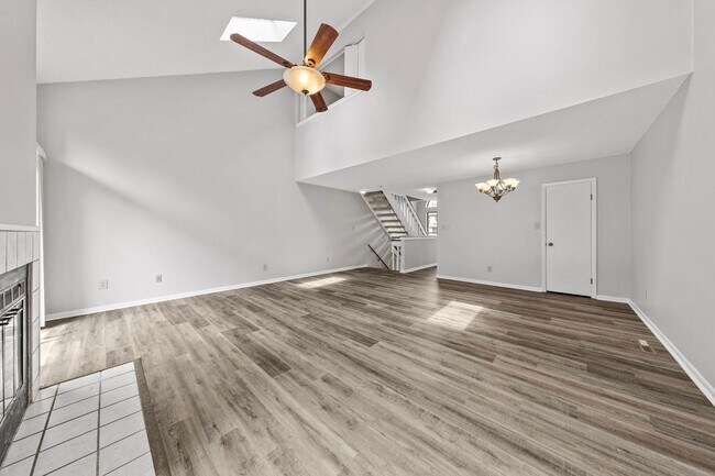 Building Photo - 3959 Aeries Way