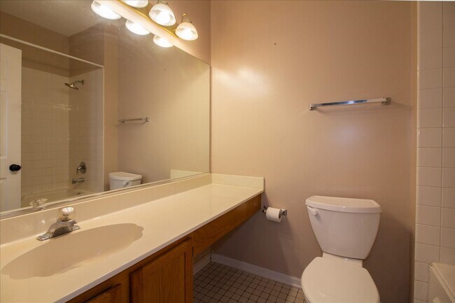 Building Photo - 1216 Tennyson Ln