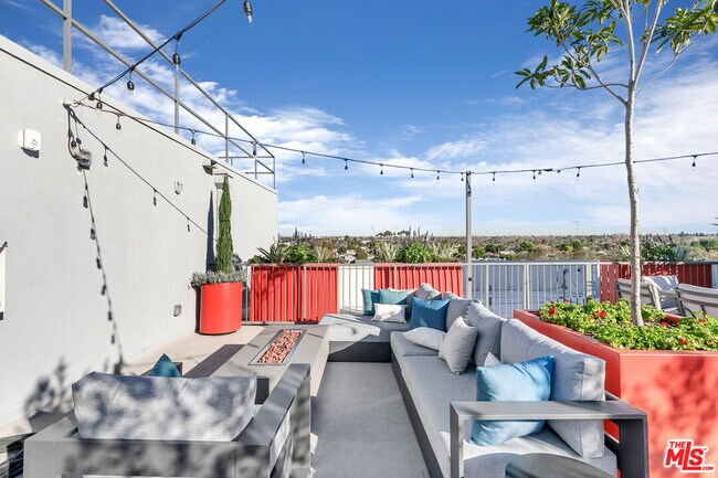 Building Photo - 3567 Chesapeake Ave