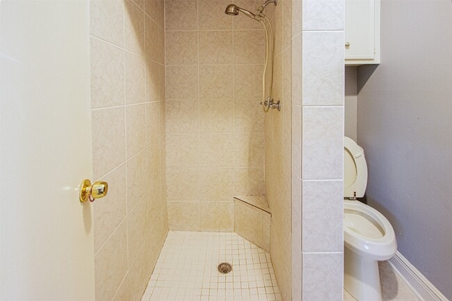 Building Photo - 9710 Springmont Dr