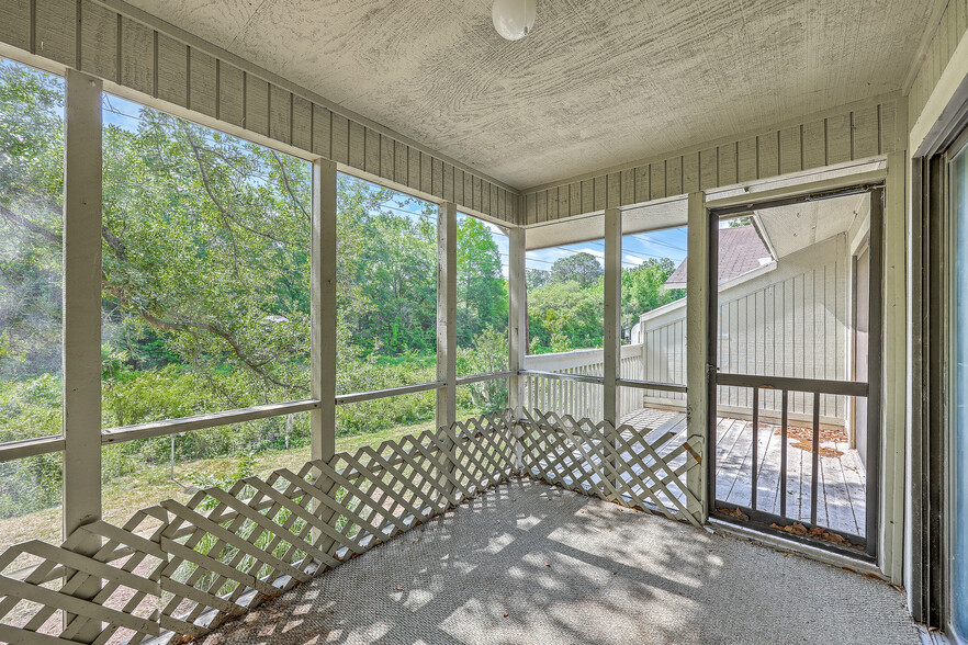 Building Photo - 2736 Jobee Dr