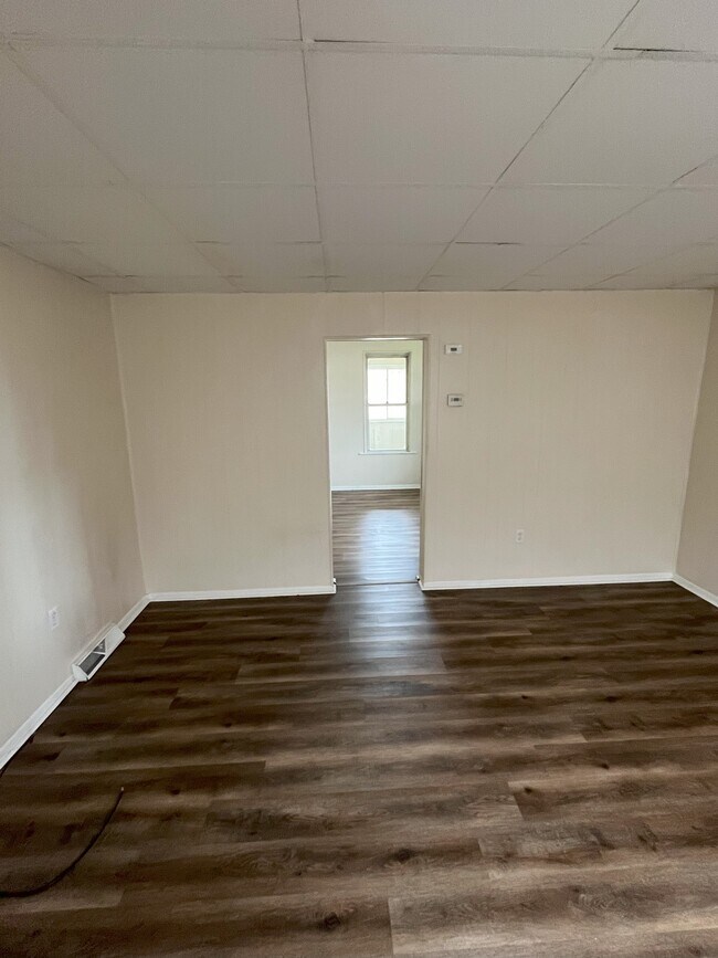 Building Photo - 115 June St