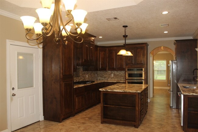 Building Photo - 19914 S Plantation Estates Dr