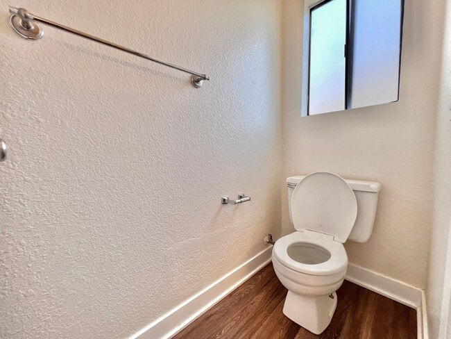 Building Photo - Updated 4-Bedroom, 2-Bath Home for Rent in...