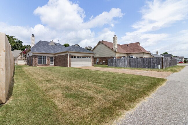 Building Photo - 9209 Acadia Pl