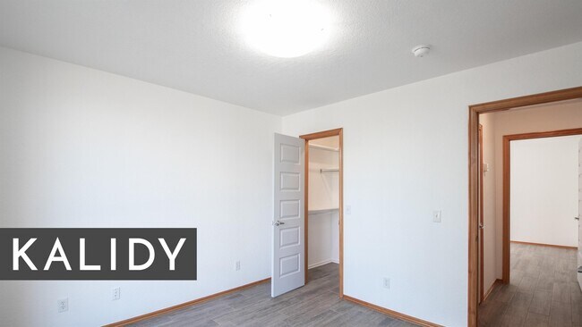 Building Photo - 5004 SE 52nd St