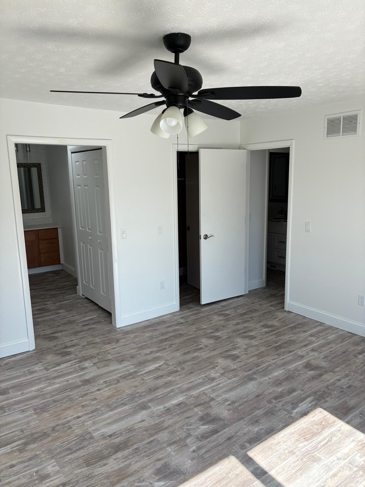 Building Photo - 3421 Burrwood Dr
