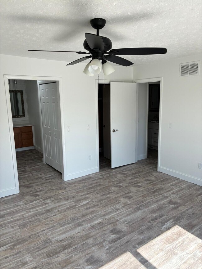 Building Photo - 3421 Burrwood Dr