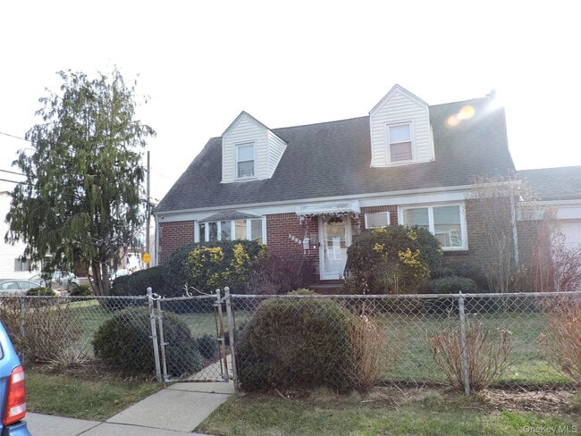 Building Photo - 1299 World Ave