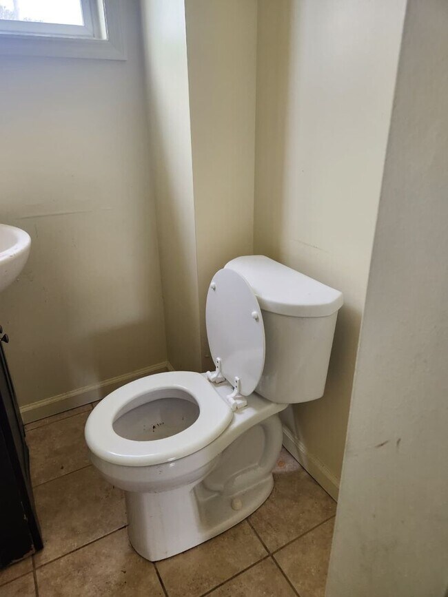 Building Photo - 413-415-415 N 6th Ave