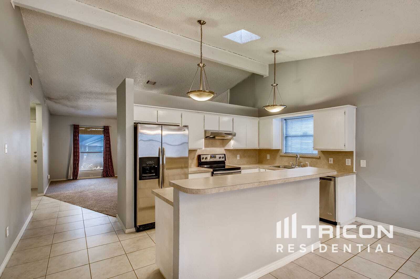 Building Photo - 5705 Teal Ridge Dr