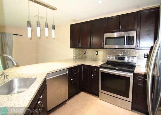Building Photo - 3001 SW 128th Ave