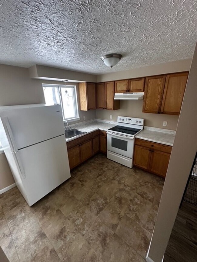 Building Photo - 1694 St Paul St