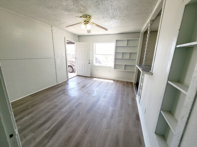 Building Photo - 1509 Sycamore St