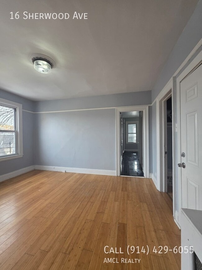 Building Photo - 16 Sherwood Ave